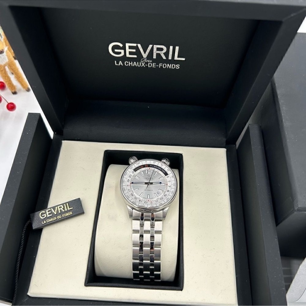 Men’s Gevril wallabout compass bezel bracelet watch 44MM Switzerland
